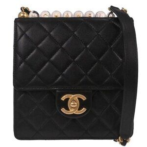 Chanel Black Lambskin Shoulder Bag 136278